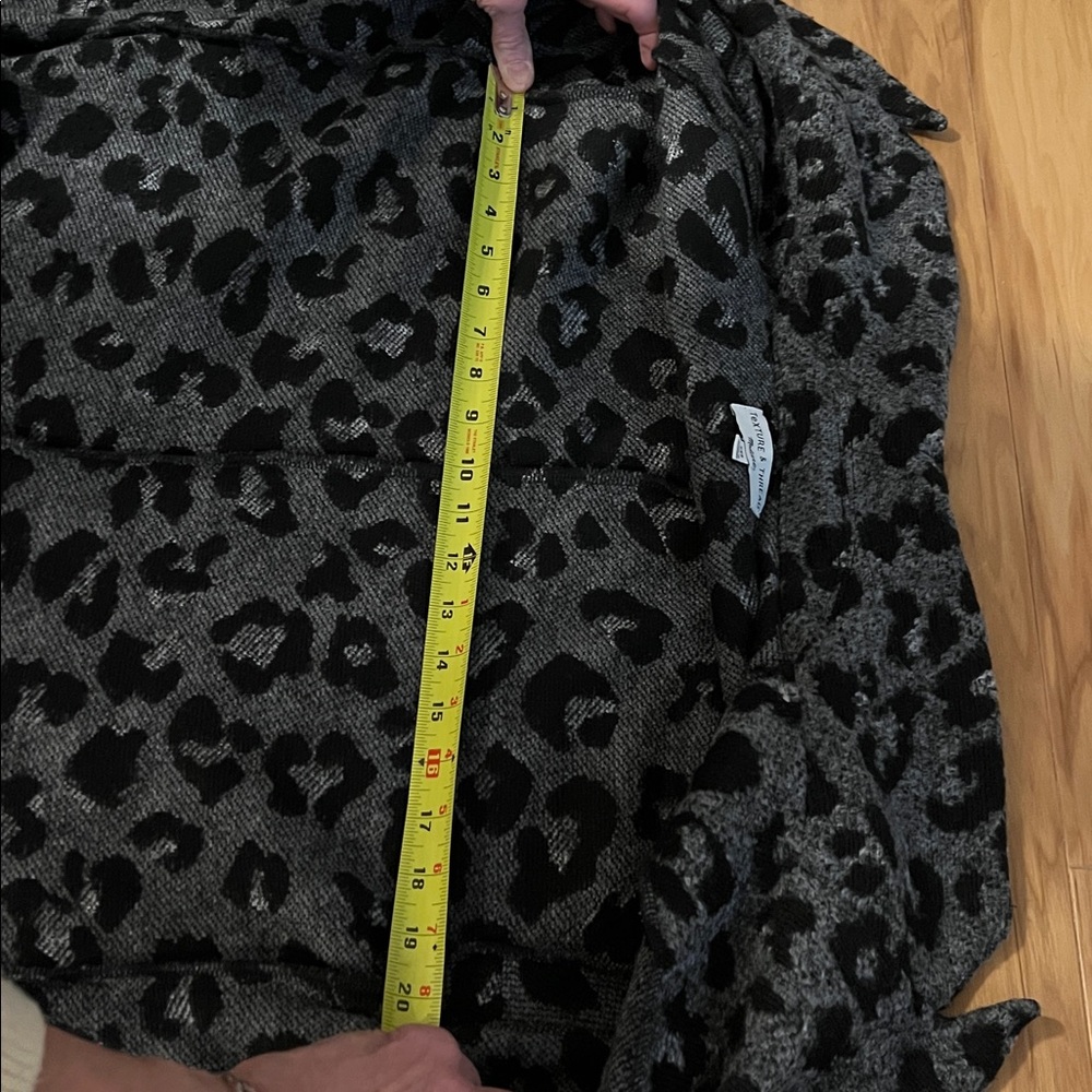 Madewell Leopard Print Cardigan Texture and Thread - Picture 9 of 10